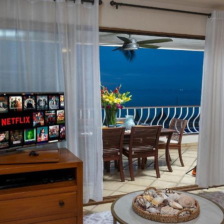 بويرتو فالارتا Ocean Front, 3 Bedroom, 3 Bathroom, Casa Natalia, Playa Esmeralda المظهر الخارجي الصورة